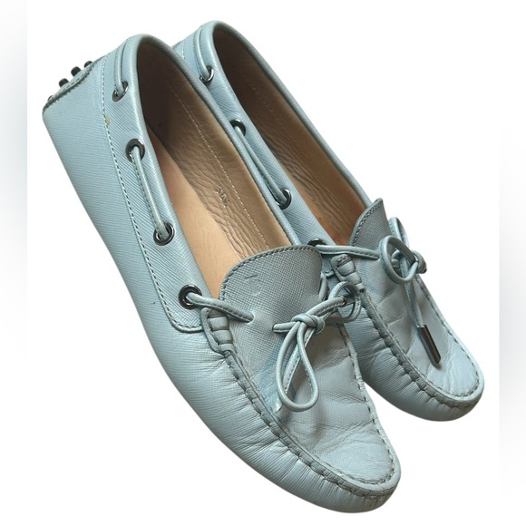 Tod’s Authentic Gommino Driving Shoes Light Blue Leather Loafers, Size 5.5 US - Picture 2 of 9
